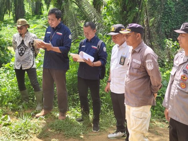 PN Tenggarong Lakukan Pengosongan Lahan Sawit Yang Konflik Antar Warga Desa Giri Agung Dengan Kelompok Tani Karya Etam