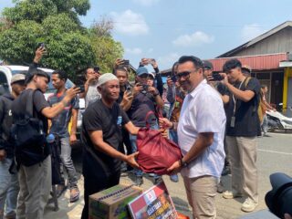 Dampingi Korban Kebakaran Loa Ipuh, Bupati Kukar Terjunkan Psikolog dan Jamin Beasiswa Pendidikan Anak
